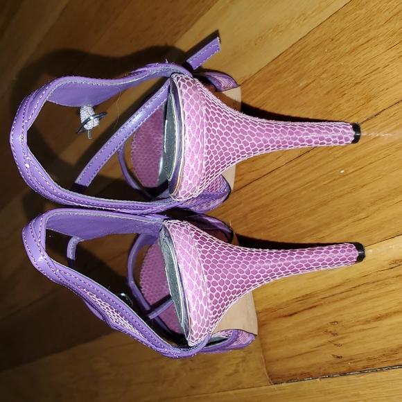 Purple White House Black Market heels - Picture 5 of 5